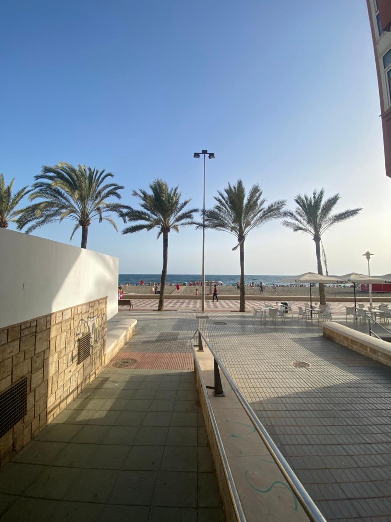 Precioso En Paseo Marítimo De Apartamento